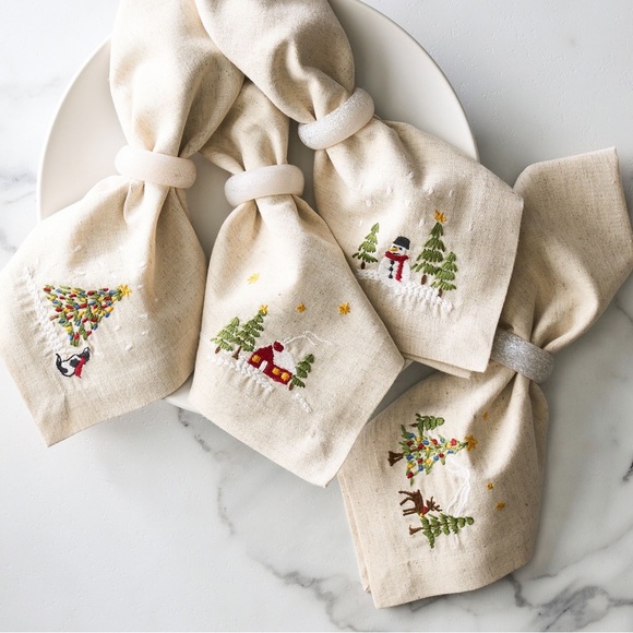Pottery Barn Christmas in the Country Embroidered Cotton/Linen Napkins -Set of 4 - Picture 1 of 16